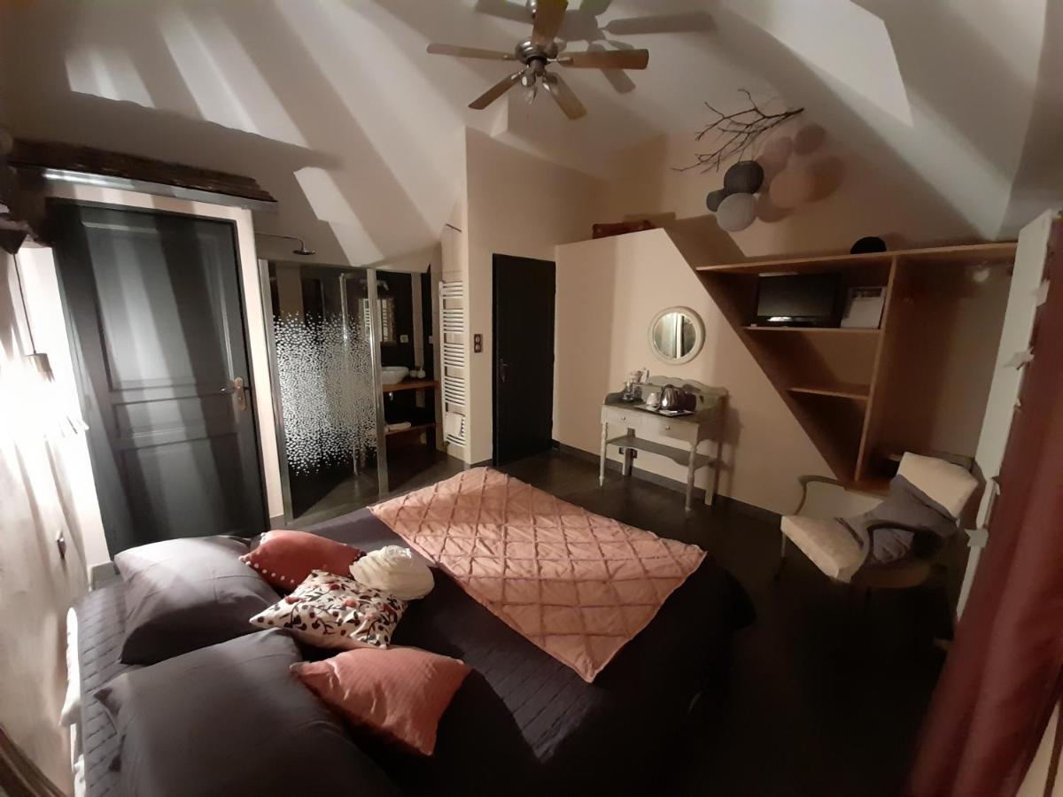 Les Hotes Du Lac, Chambres Et Tables D'Hotes Mandailles  Dış mekan fotoğraf