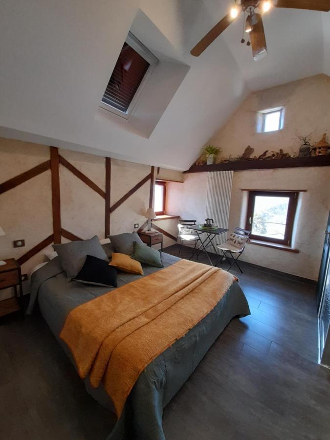 Les Hotes Du Lac, Chambres Et Tables D'Hotes Mandailles  Dış mekan fotoğraf
